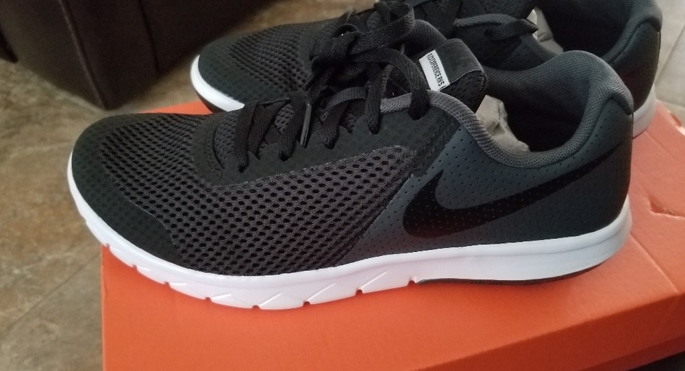 Nike flex gym shoes